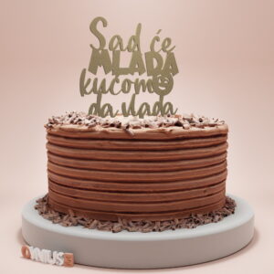 Toper za tortu s natpisom SAD ĆE MLADA KUĆOM DA VLADA