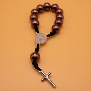 Smeđa biserna krunica desetica