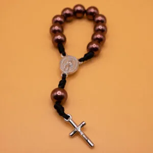 Smeđa biserna krunica desetica