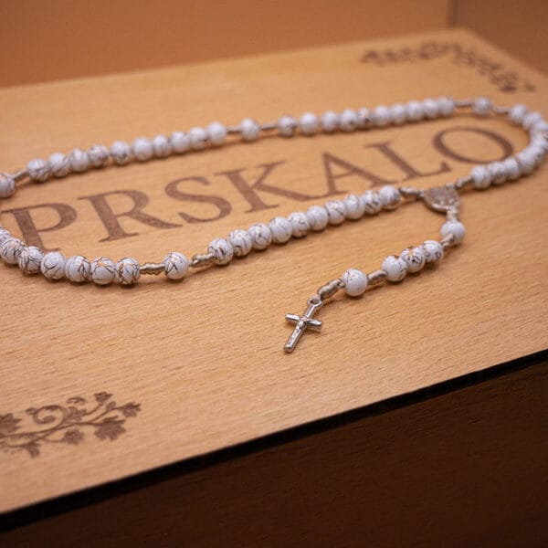 Drvena kutija za poklone od bukve sa strane