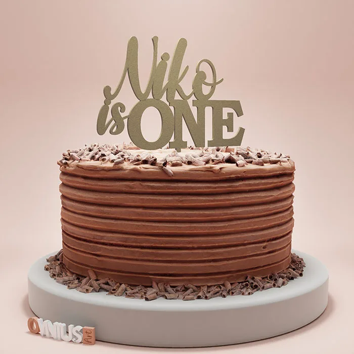 Toper za tortu s natpisom NIKO IS ONE.