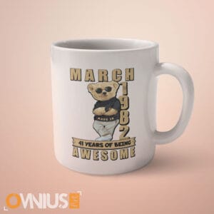 Personalizirana šalica s natpisom Years of being awesome s medvjedićem