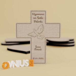 Drvena zahvalnica za krizmu u obliku križa s gravurom