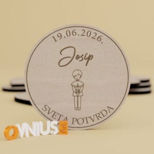 Drvena zahvalnica za krizmu za dječake s gravurom