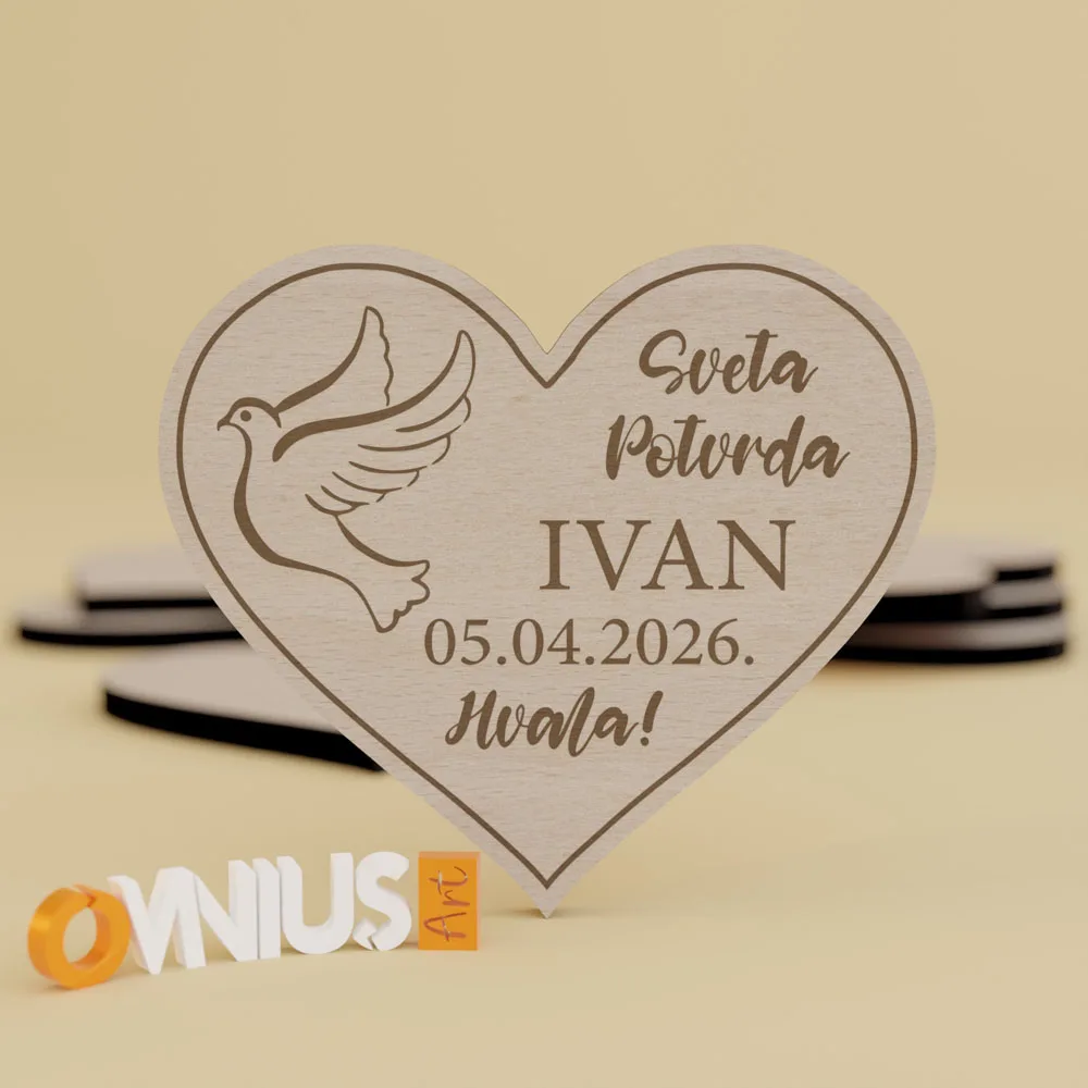 Tradicionalna zahvalnica za krizmu od drveta u obliku srca