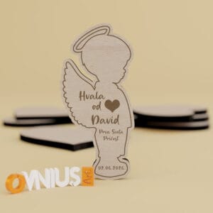 Zahvalnica za prvu pričest drveni magnet dječak anđel